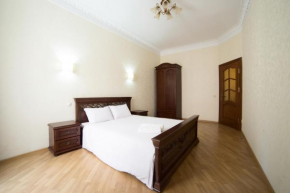  Lux Apartment on Virmenska 3- with 2 separate bedrooms  Львов